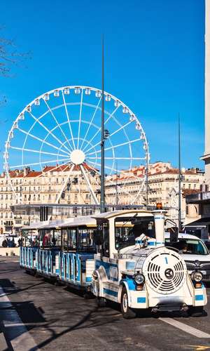 Descendez aux attractions de Marseille avec un tour en bus Hop-On Hop-Off – Découvrez Marseille à votre rythme en 2025 Descendez aux attractions, musées et monuments de Marseille avec un tour en bus à arrêts multiples – Arrêts pratiques et visite panoramique en 2025