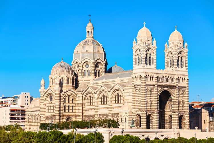 Découvrez Marseille avec des visites en bus hop-on hop-off officielles – Itinéraires flexibles, monuments emblématiques et vues panoramiques en 2026